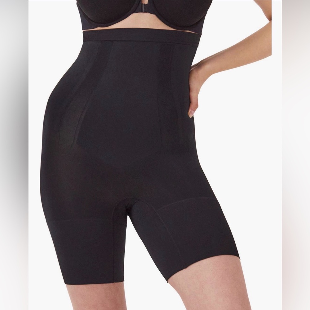 NWT Spanxsculpt OnCore High Waisted MidThigh Shorts Sz M